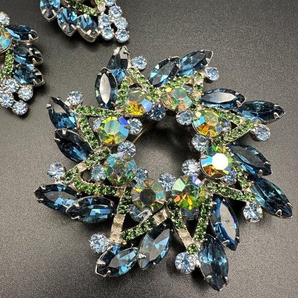 Vintage Juliana D&E Large Blue Rhinestones Brooch and Clip on Earrings Set - Picture 9 of 16